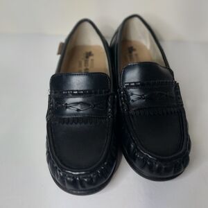 Elegant Black Leather Loafers for Women